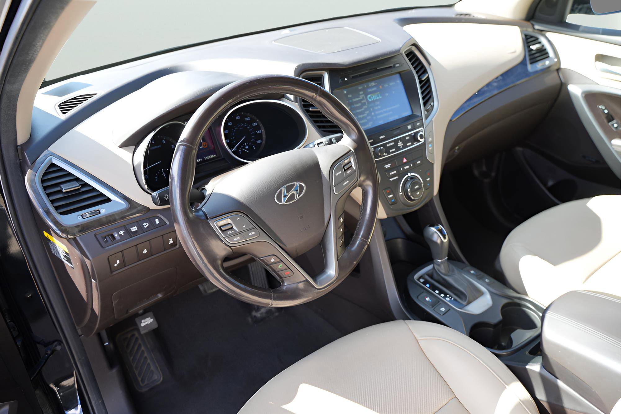 Used 2017 Hyundai Santa Fe Sport w/ Cargo Package image 10