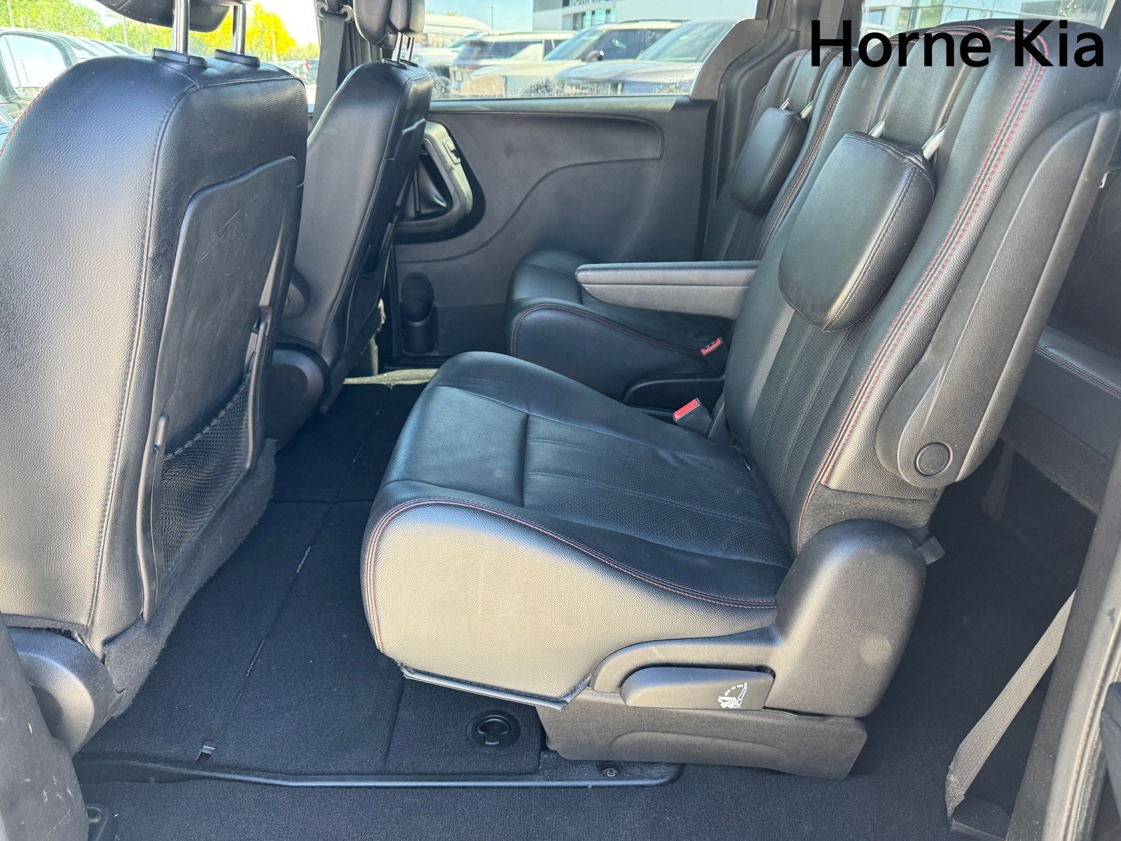 Used 2016 Dodge Grand Caravan R/T image 13