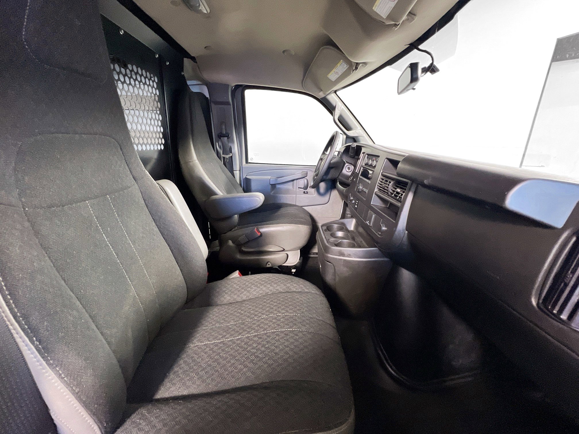 Used 2024 Chevrolet Express 2500 w/ Driver Convenience Package image 28
