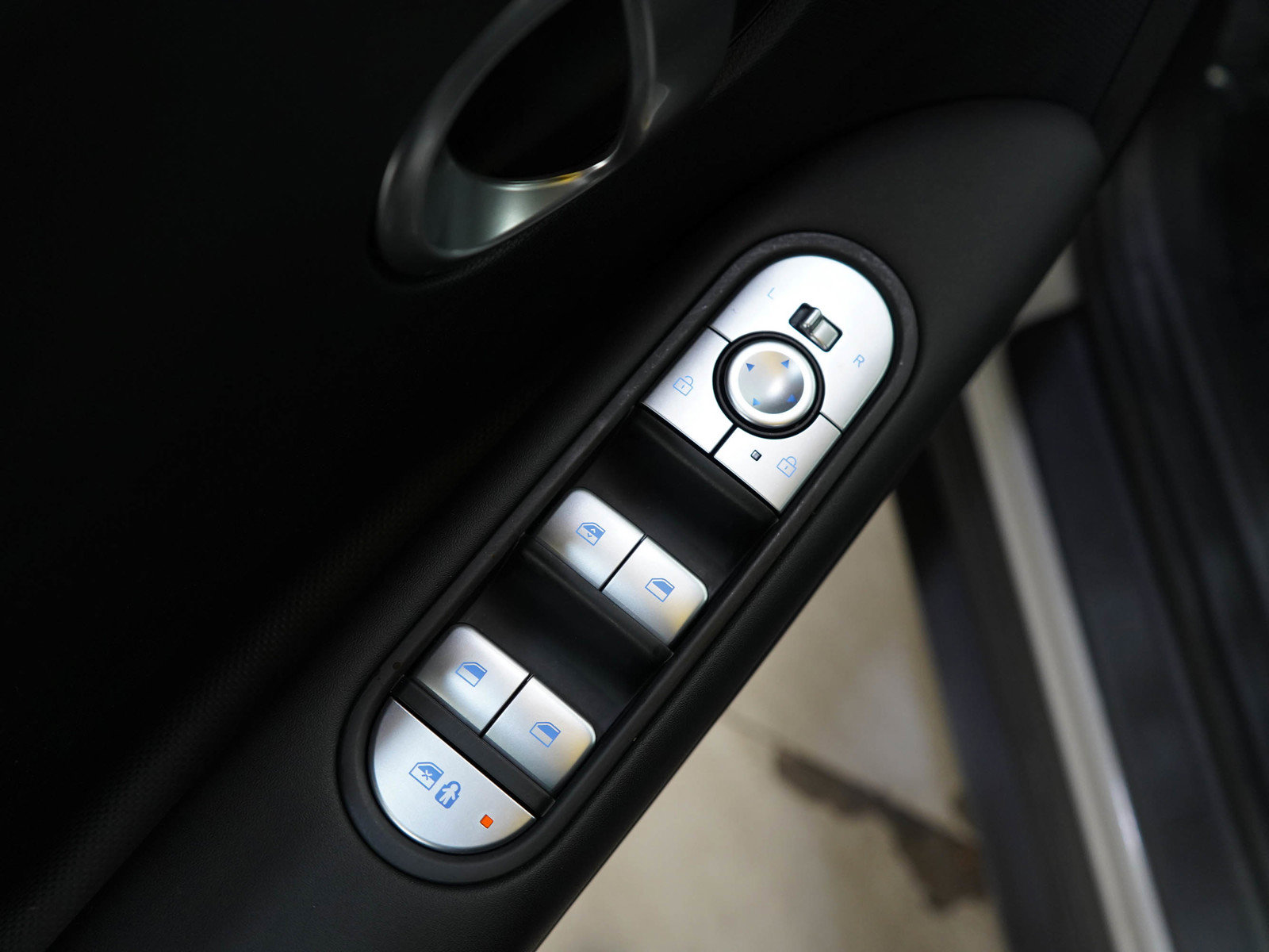 Certified 2024 Hyundai Ioniq 5 SE AWD/4WD image 22