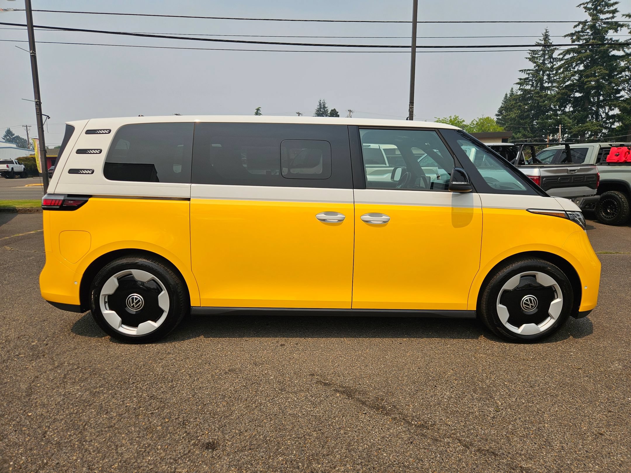 New 2025 Volkswagen ID. Buzz Pro S RWD image 6