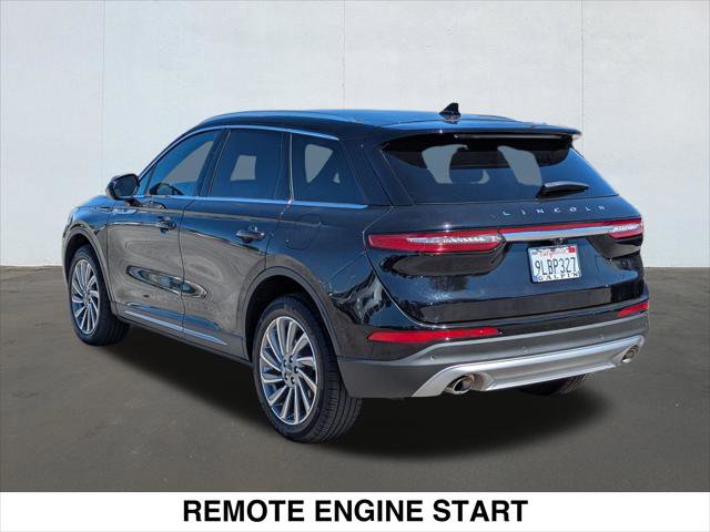 Used 2023 Lincoln Corsair Reserve image 3