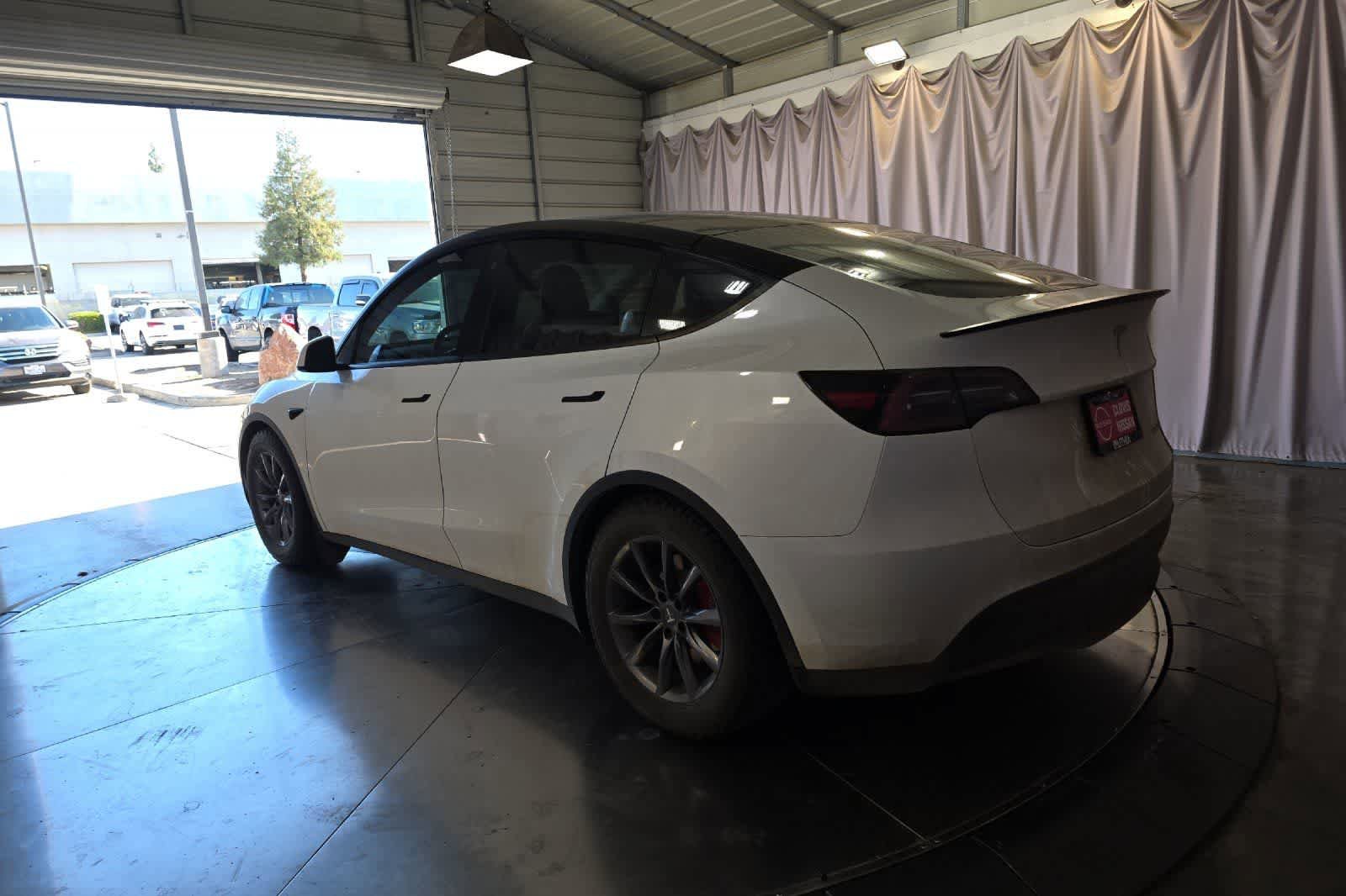 Used 2023 Tesla Model Y Performance AWD/4WD image 7