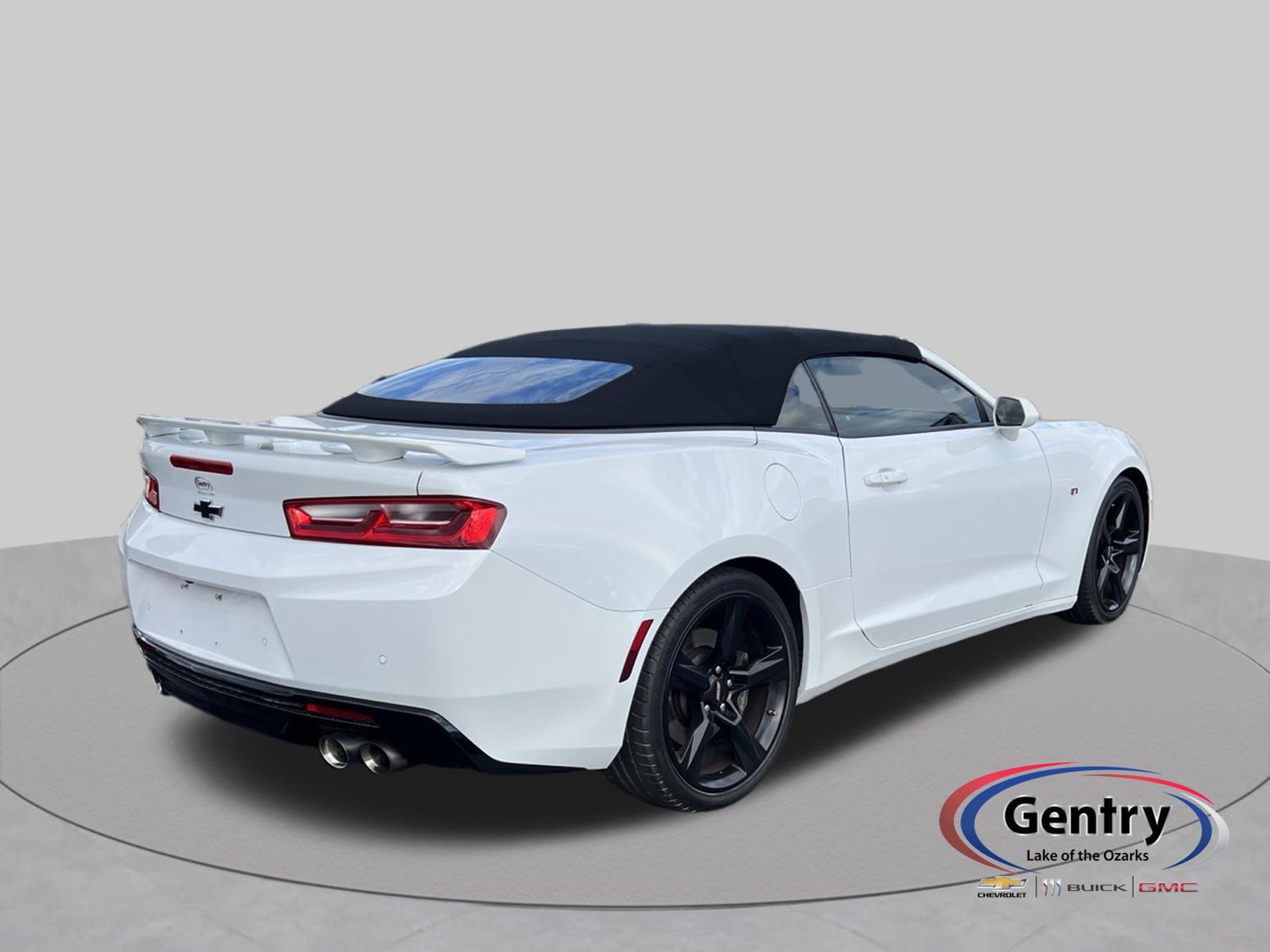 Used 2018 Chevrolet Camaro SS RWD image 5