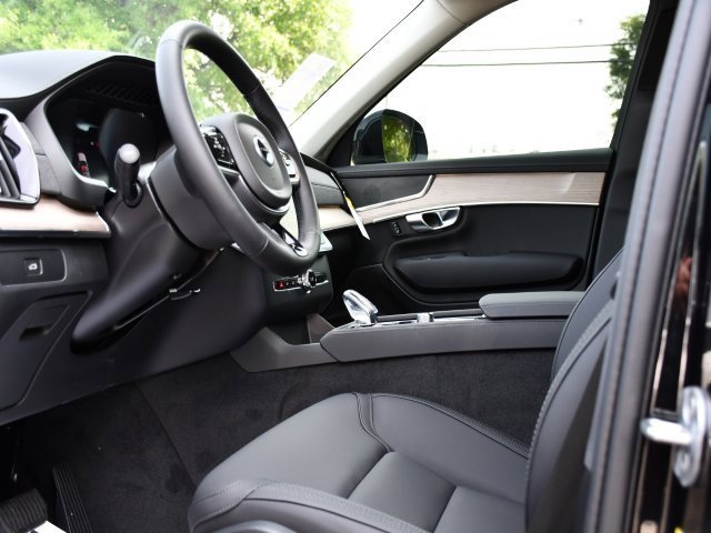 New 2025 Volvo XC90 B6 Plus image 13