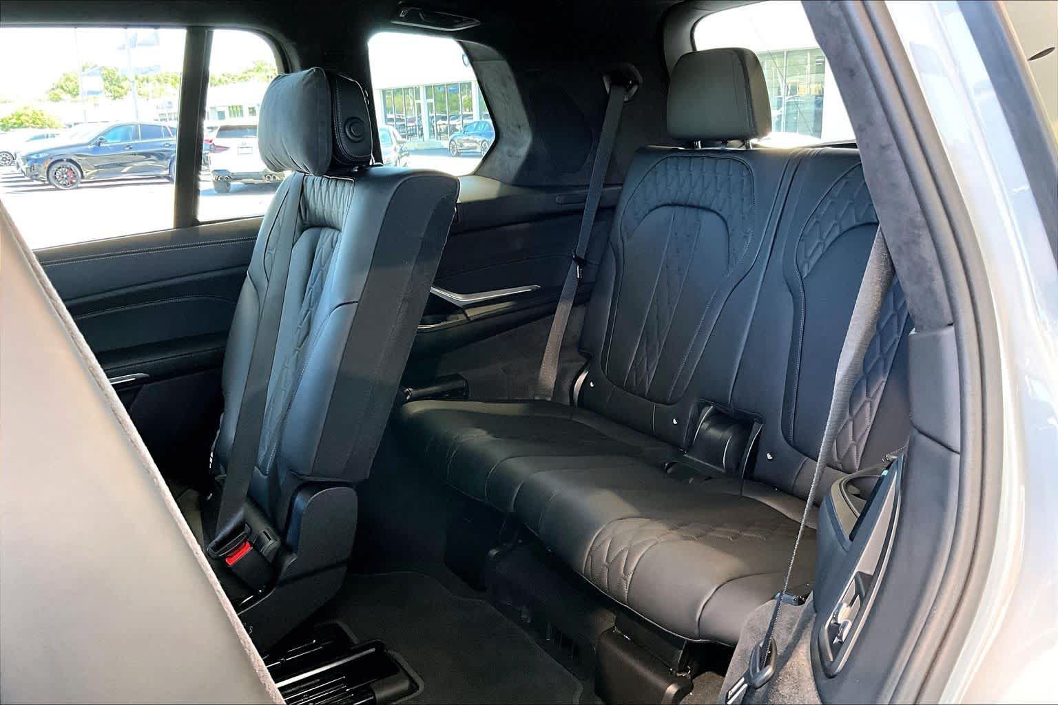 Used 2026 BMW X7 M60i AWD/4WD image 33