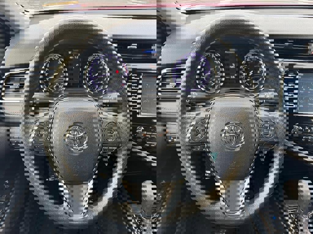 Used 2019 Toyota Camry LE image 7