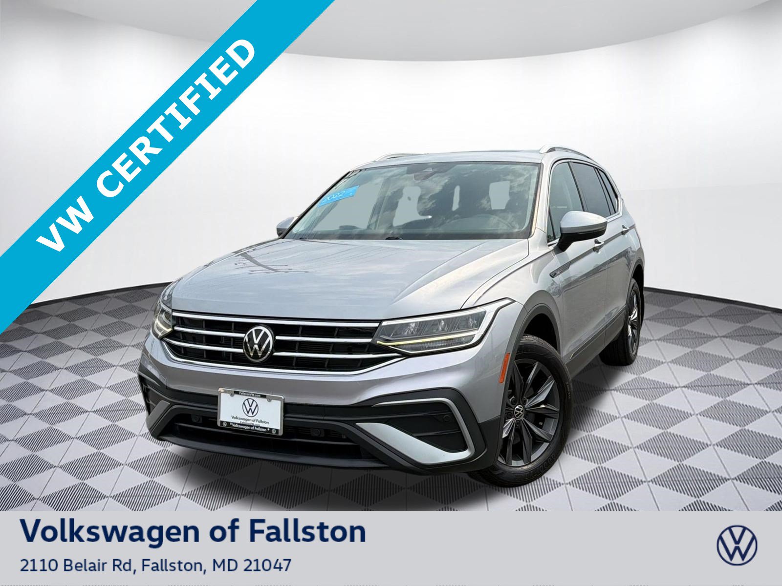 Used 2022 Volkswagen Tiguan SE w/ Panoramic Sunroof Package AWD/4WD image 1