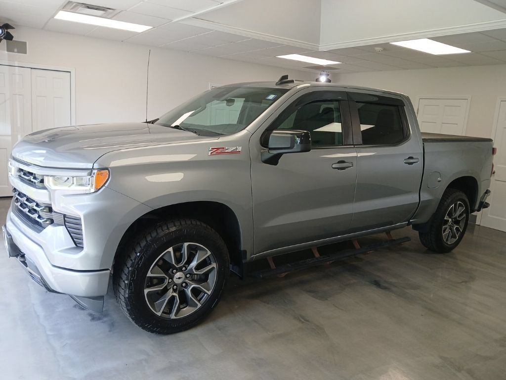 Used 2023 Chevrolet Silverado 1500 RST AWD/4WD image 4