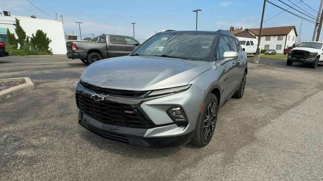 Used 2023 Chevrolet Blazer RS w/ Driver Confidence II Package FWD image 4