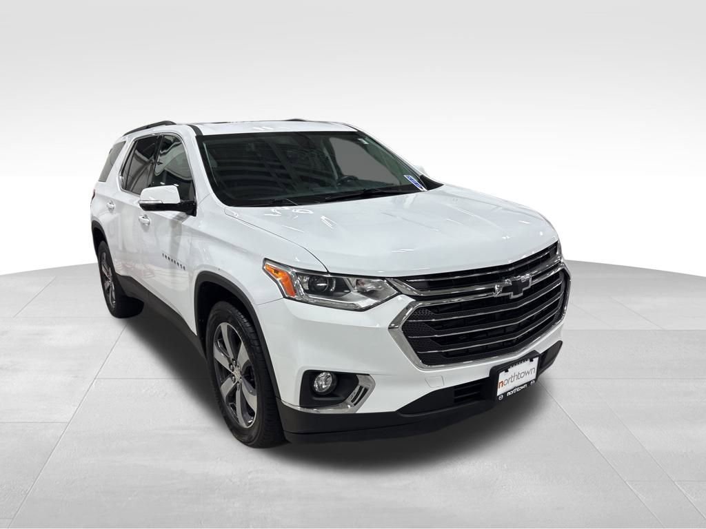 Used 2019 Chevrolet Traverse LT w/ LT Premium Package image 3