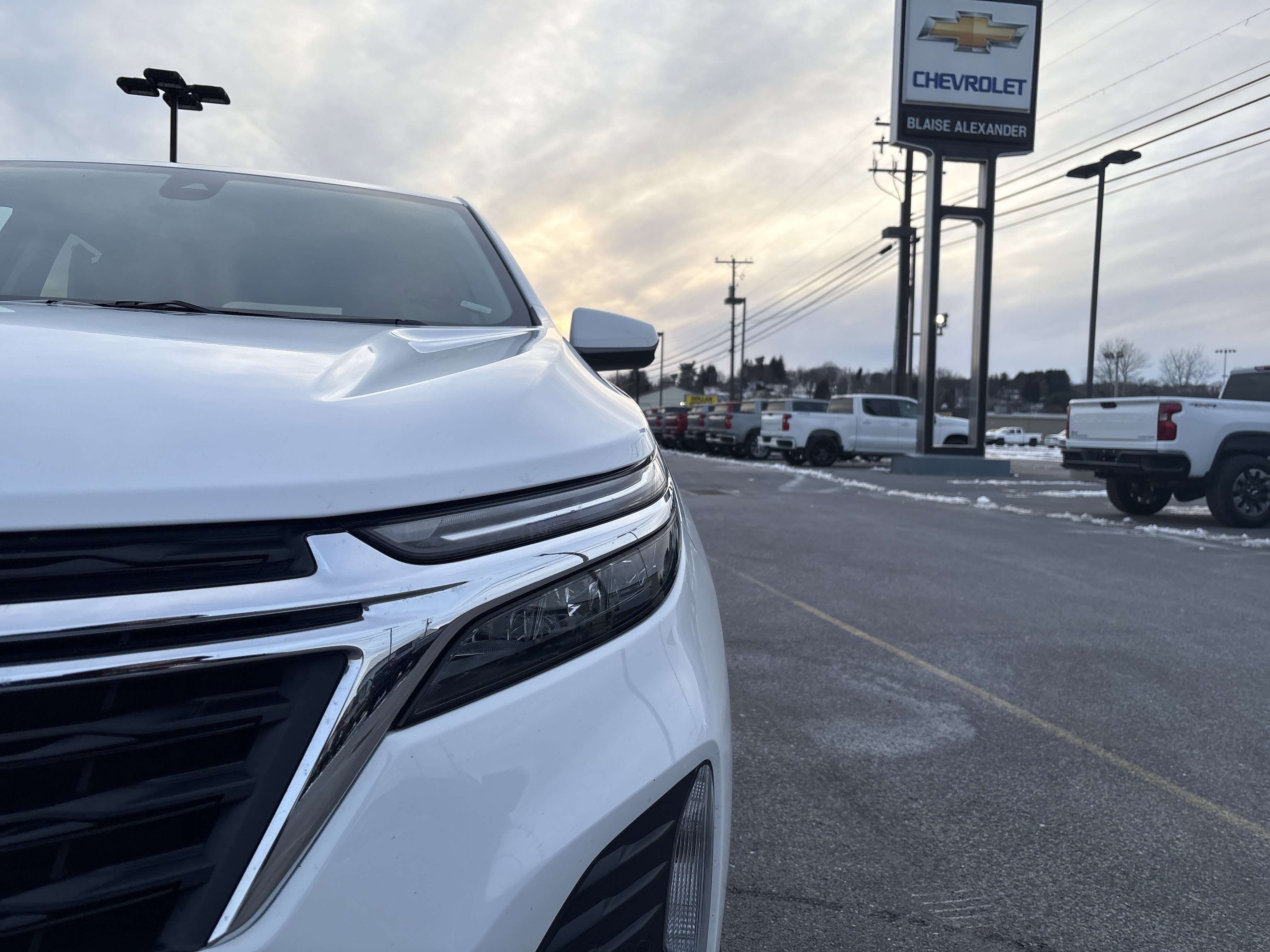 Used 2024 Chevrolet Equinox LT image 10