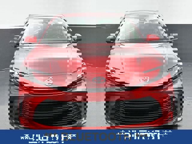 Used 2025 Toyota Camry LE image 4