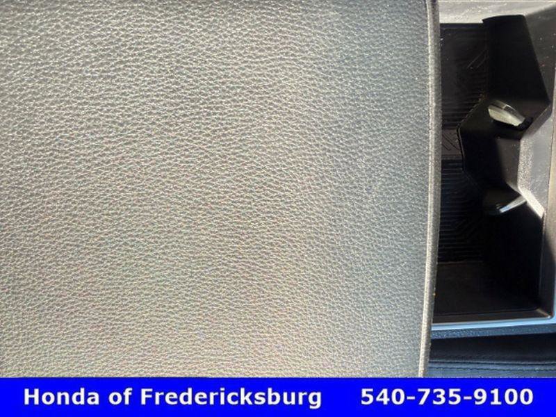 Used 2025 Toyota Tacoma SR5 image 17