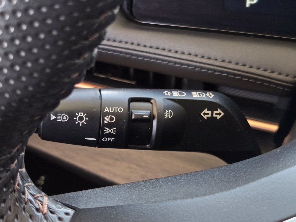 Used 2024 Nissan Ariya AWD image 27