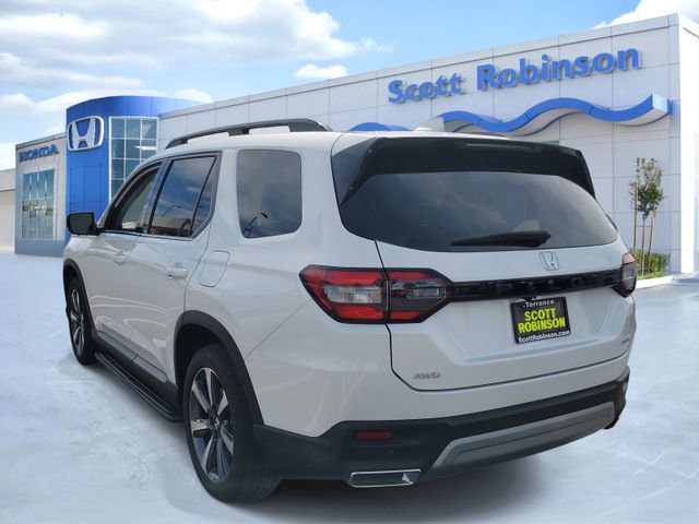Certified 2024 Honda Pilot Elite image 3