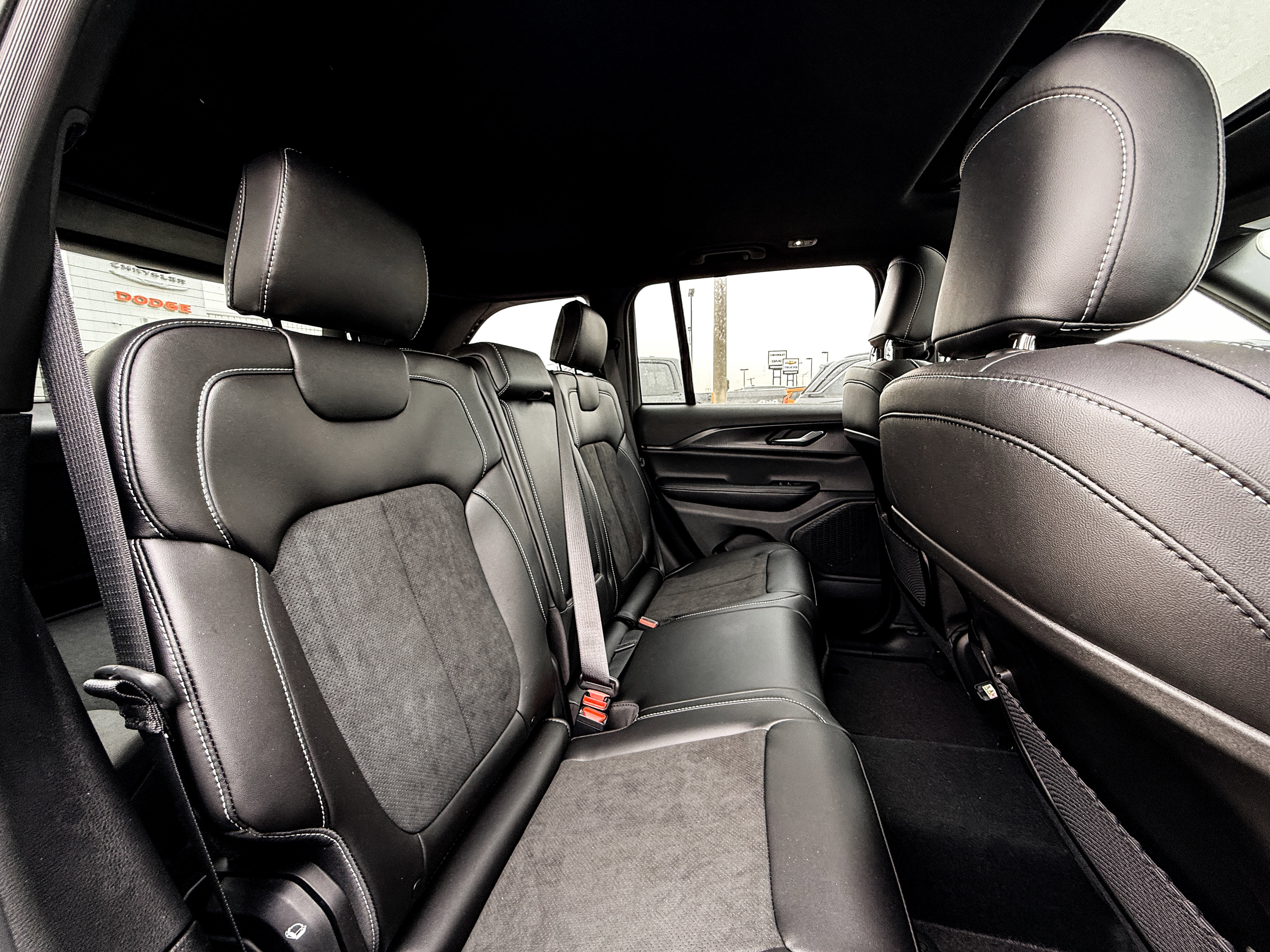 New 2025 Jeep Grand Cherokee 4WD image 15