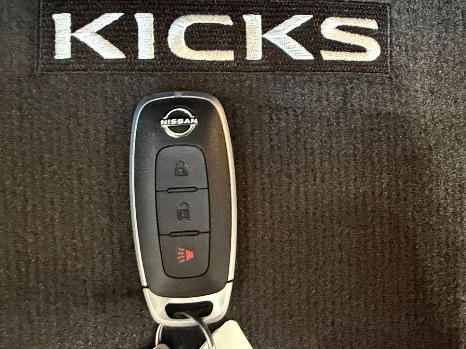Used 2025 Nissan Kicks Play S image 28