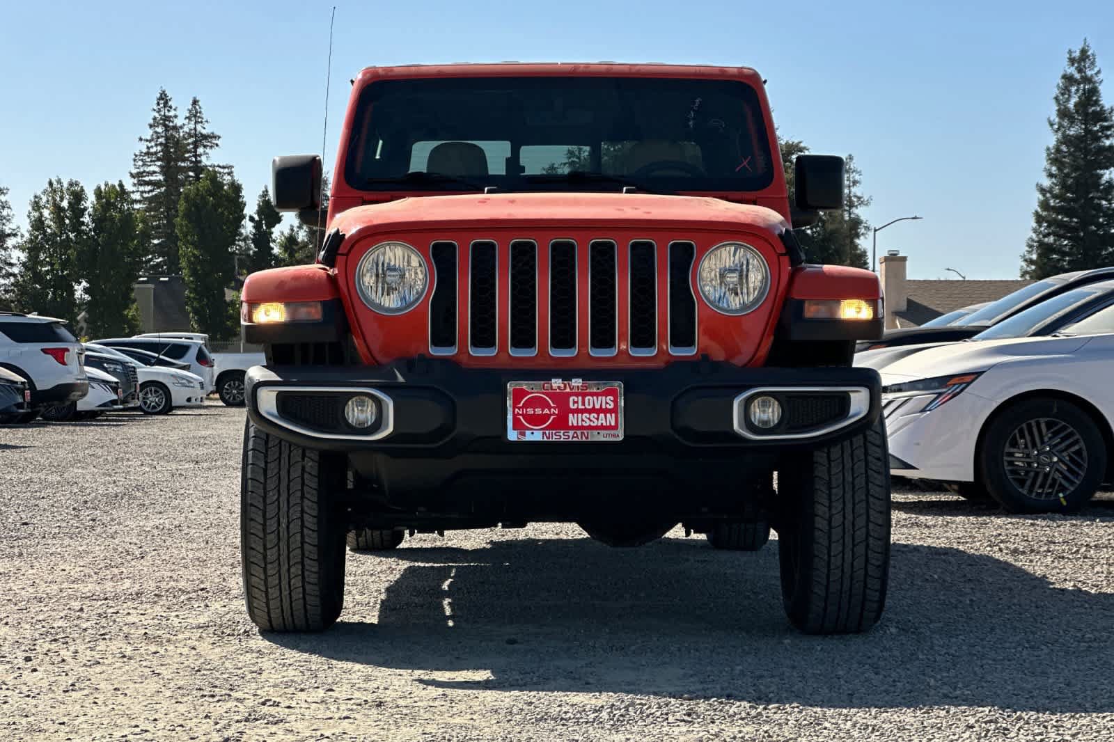 Used 2020 Jeep Gladiator Overland AWD/4WD image 10