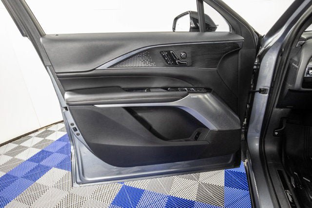 Used 2023 Cadillac Lyriq 2WD image 11
