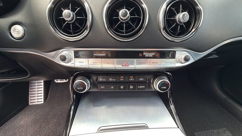 Used 2022 Kia Stinger GT2 AWD/4WD image 28