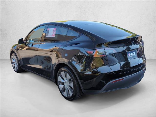 Used 2024 Tesla Model Y Long Range AWD/4WD image 3