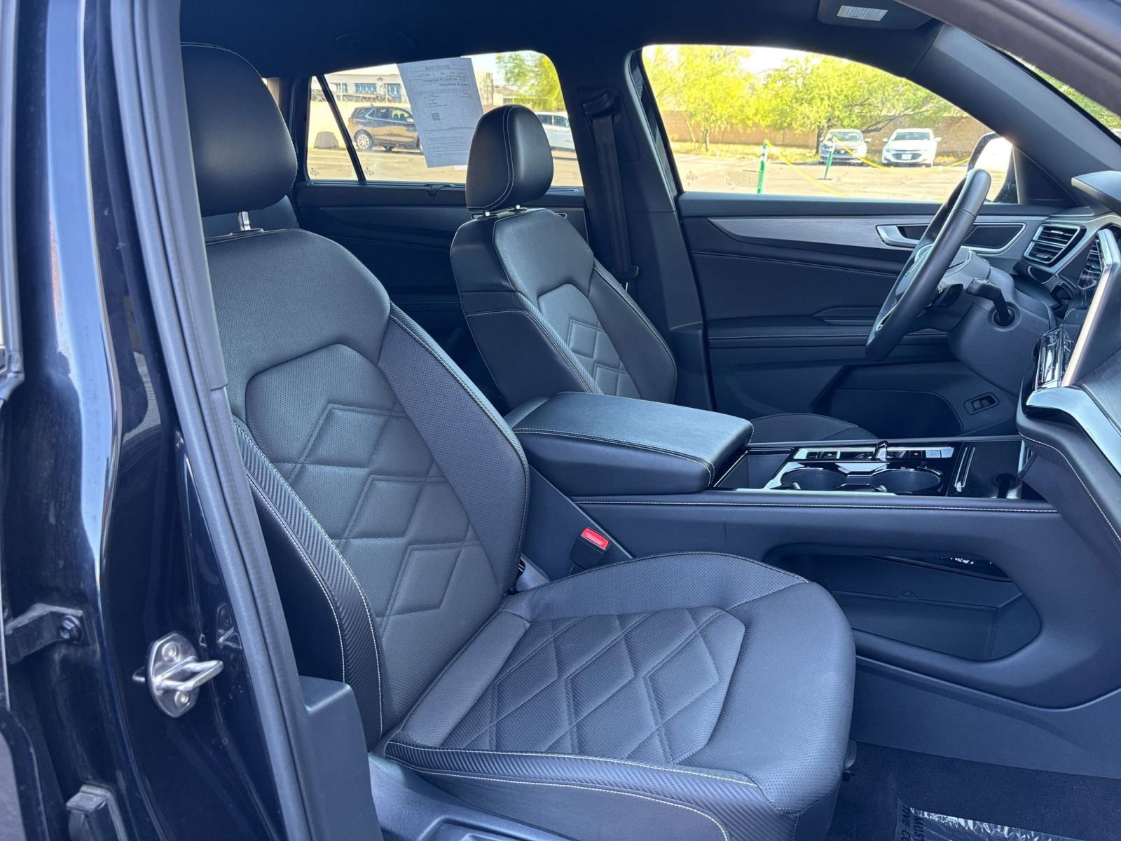 Used 2024 Volkswagen Atlas Cross Sport SE image 36