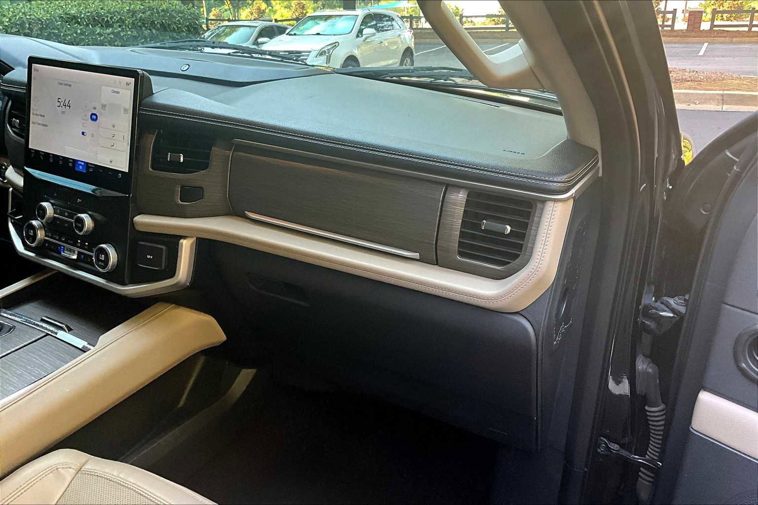 Used 2023 Ford Expedition Limited image 35