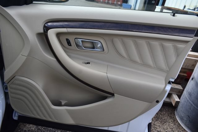 Used 2018 Ford Taurus Limited FWD image 47
