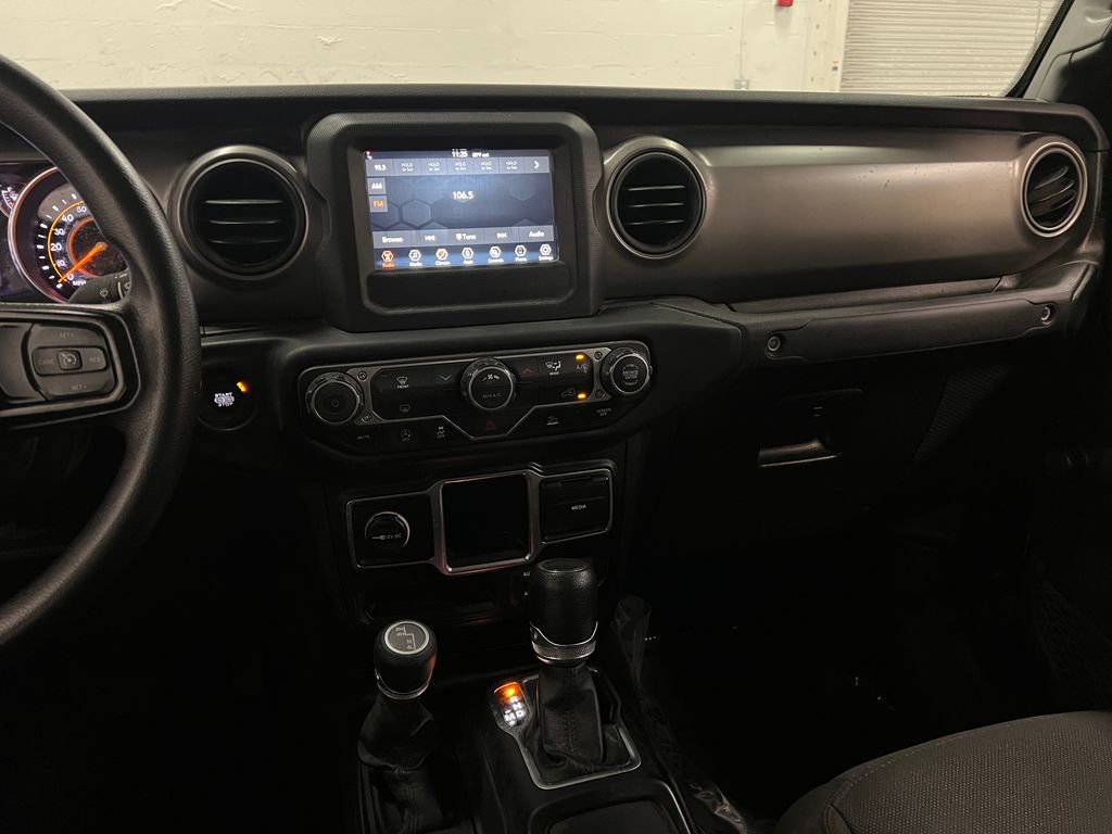 Used 2023 Jeep Gladiator Sport w/ Off Road Group AWD/4WD image 18