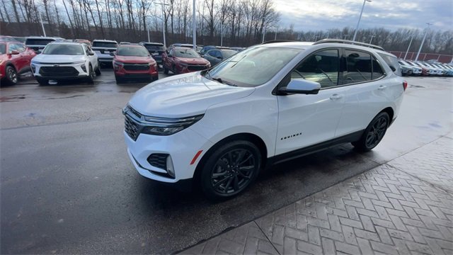 Certified 2022 Chevrolet Equinox RS w/ Infotainment Package image 4