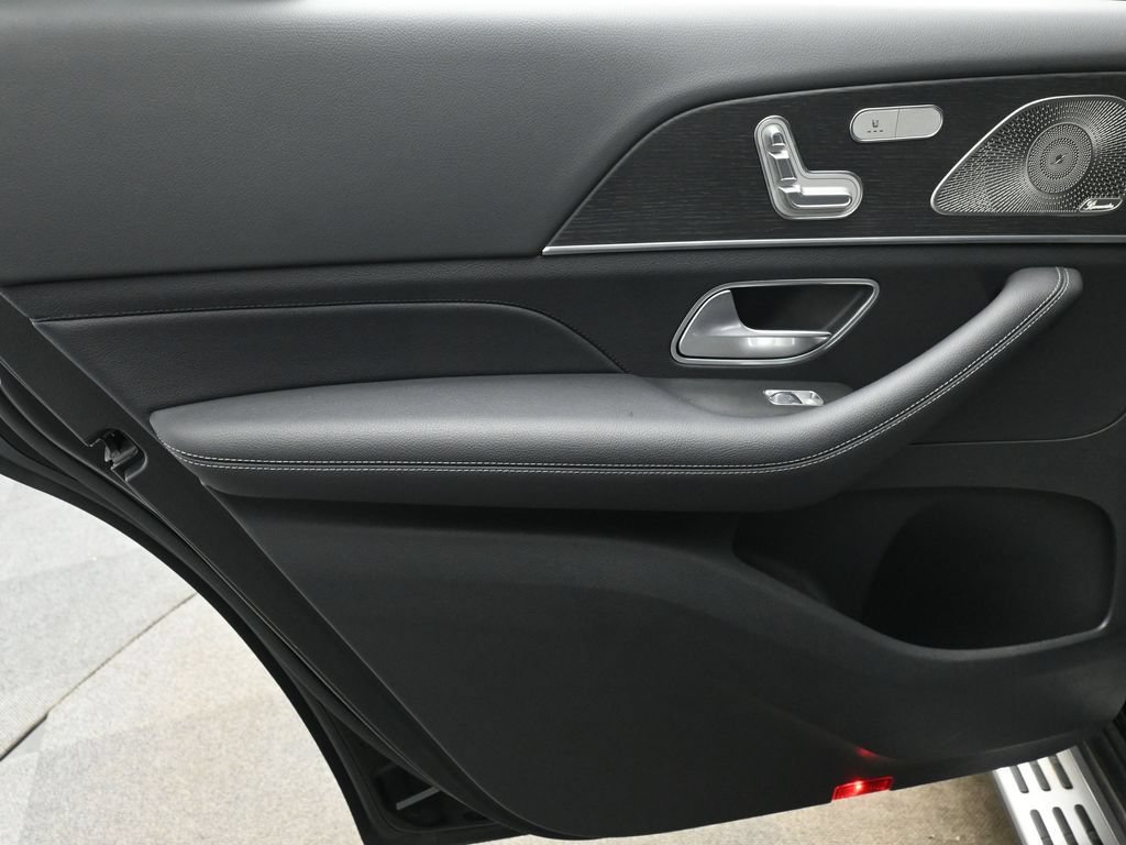 Used 2022 Mercedes-Benz GLS 450 4MATIC image 17