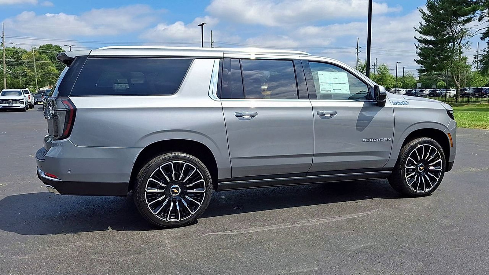 New 2026 Chevrolet Suburban High Country AWD/4WD image 3