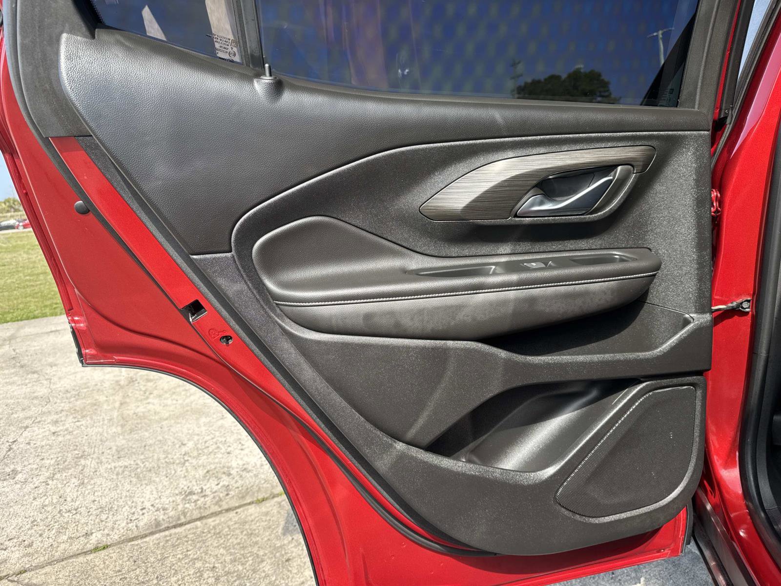 Used 2022 GMC Terrain SLE w/ Driver Convenience Package image 13