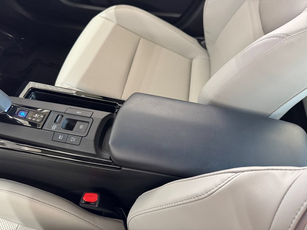 Certified 2024 Toyota Prius XLE AWD/4WD image 27