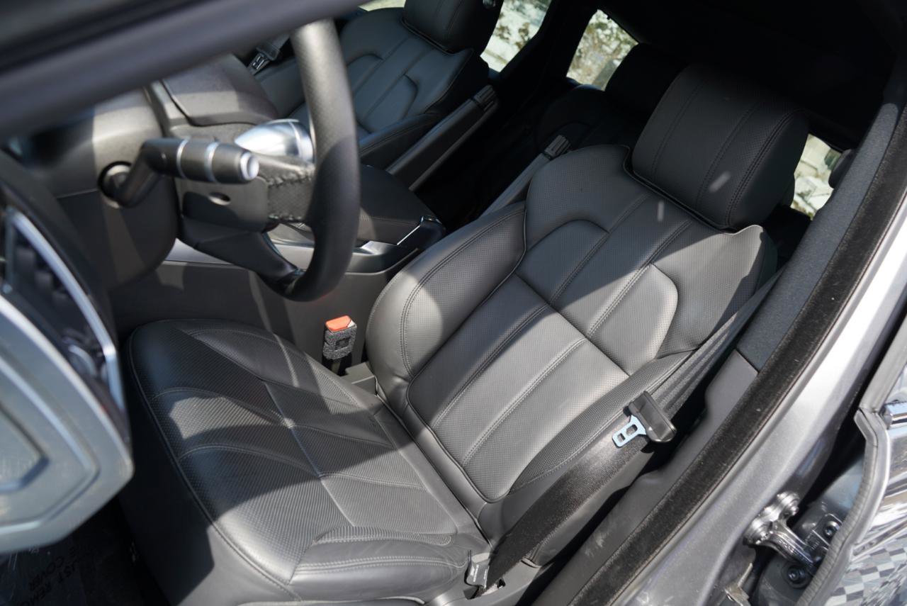 Used 2016 Land Rover Range Rover Sport HSE image 19
