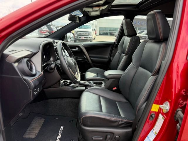 Used 2016 Toyota RAV4 SE image 15