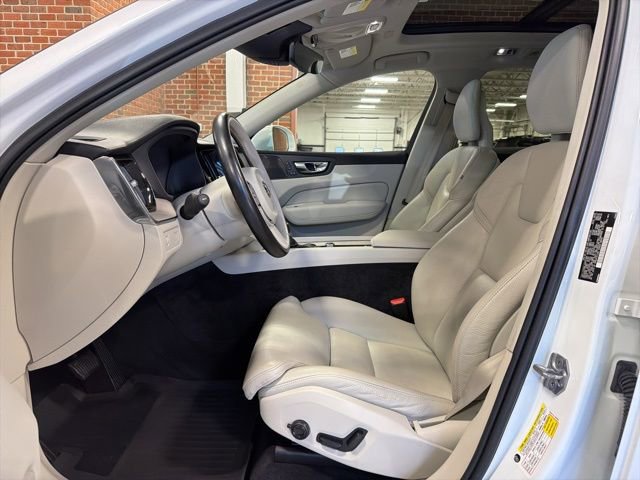 Used 2019 Volvo XC60 T5 Inscription w/ Protection Package image 13