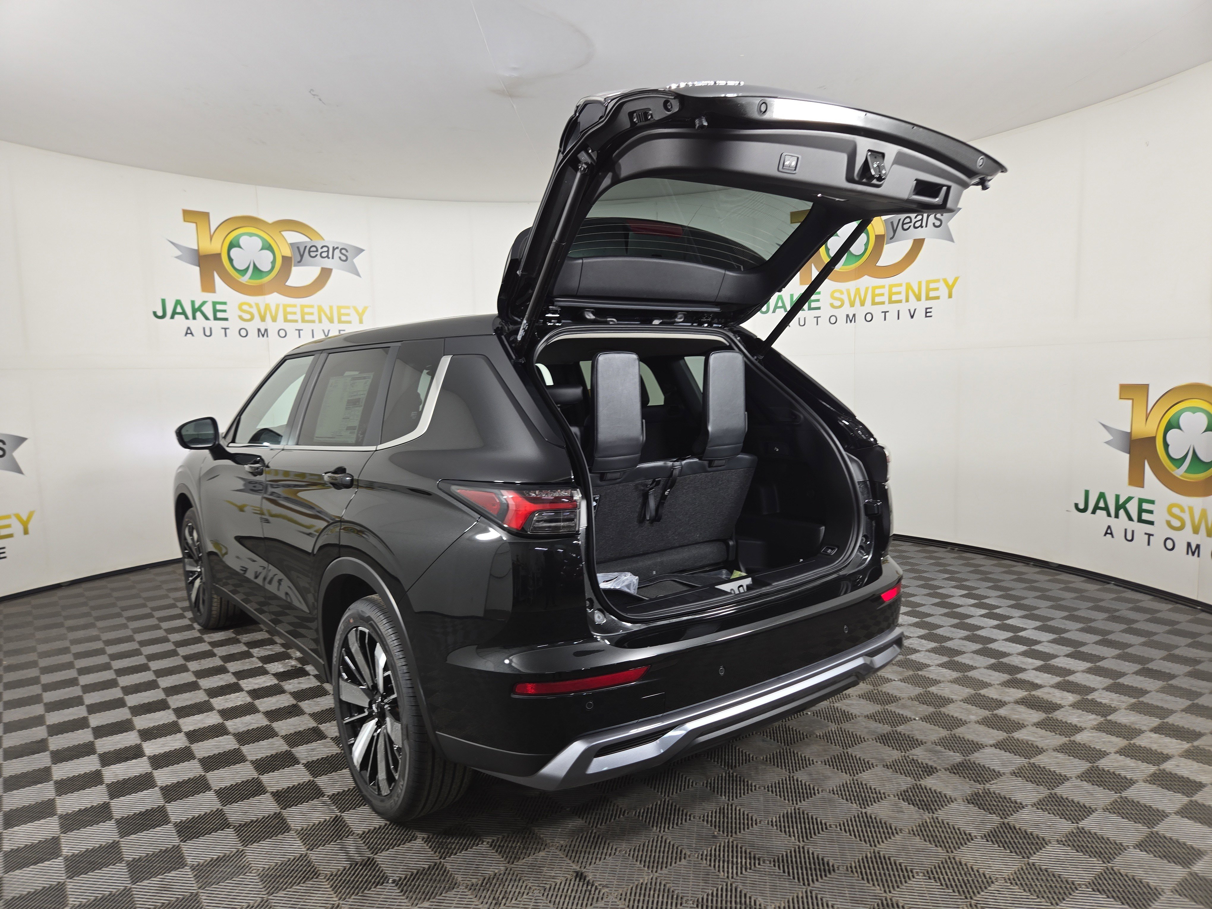 New 2026 Mitsubishi Outlander SE image 32