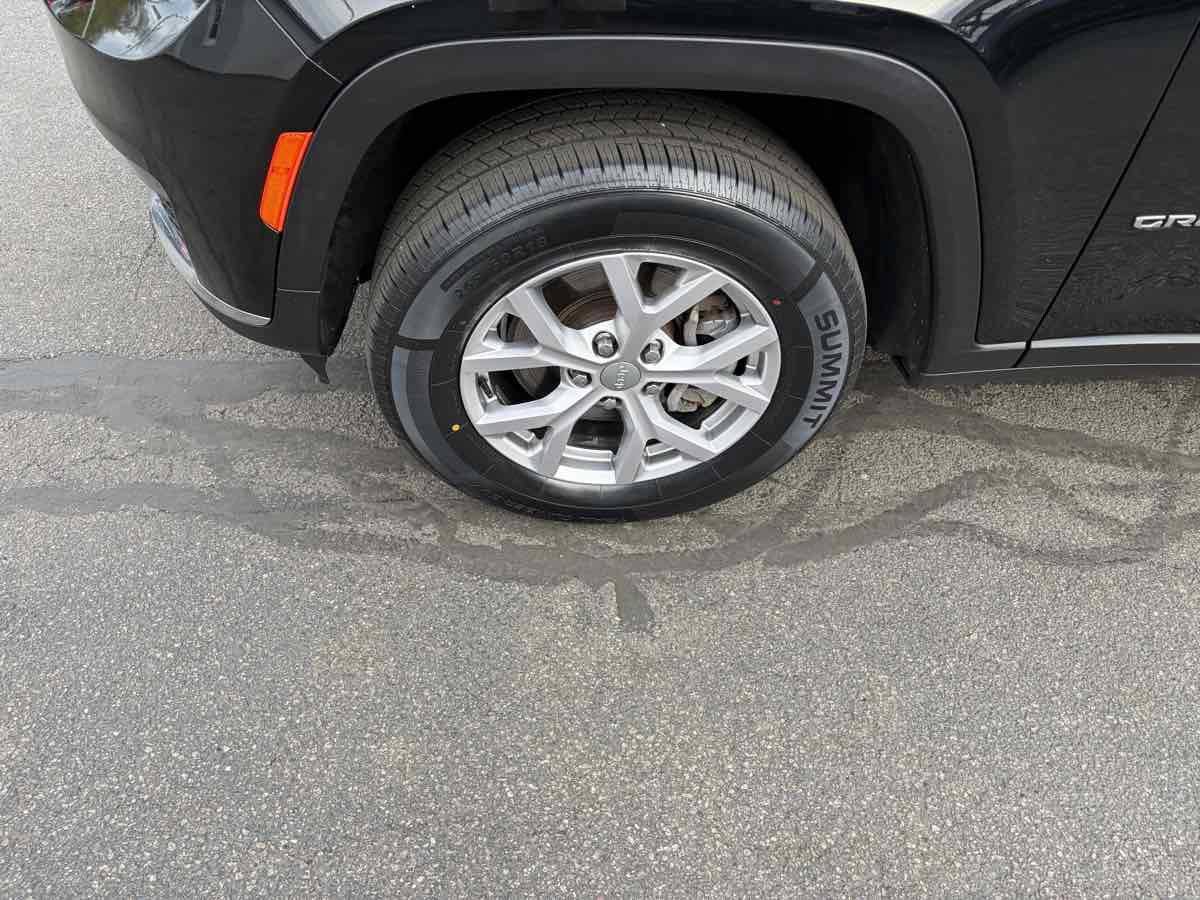 Used 2021 Jeep Grand Cherokee L Limited AWD/4WD image 33