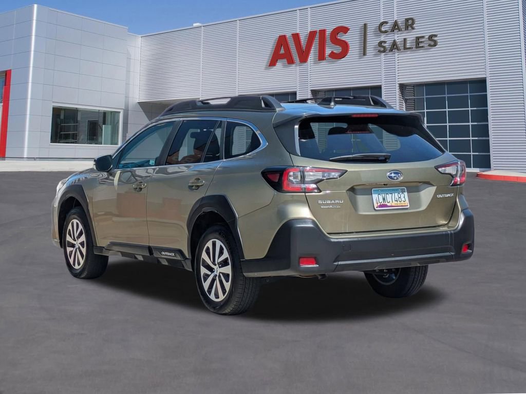Used 2025 Subaru Outback Premium image 9
