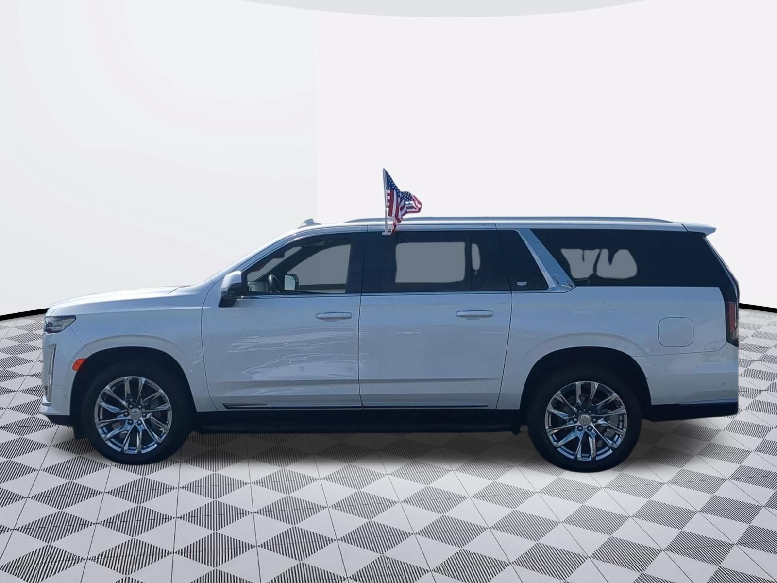 Certified 2023 Cadillac Escalade ESV Premium Luxury w/ LPO, Radiant Package AWD/4WD image 4