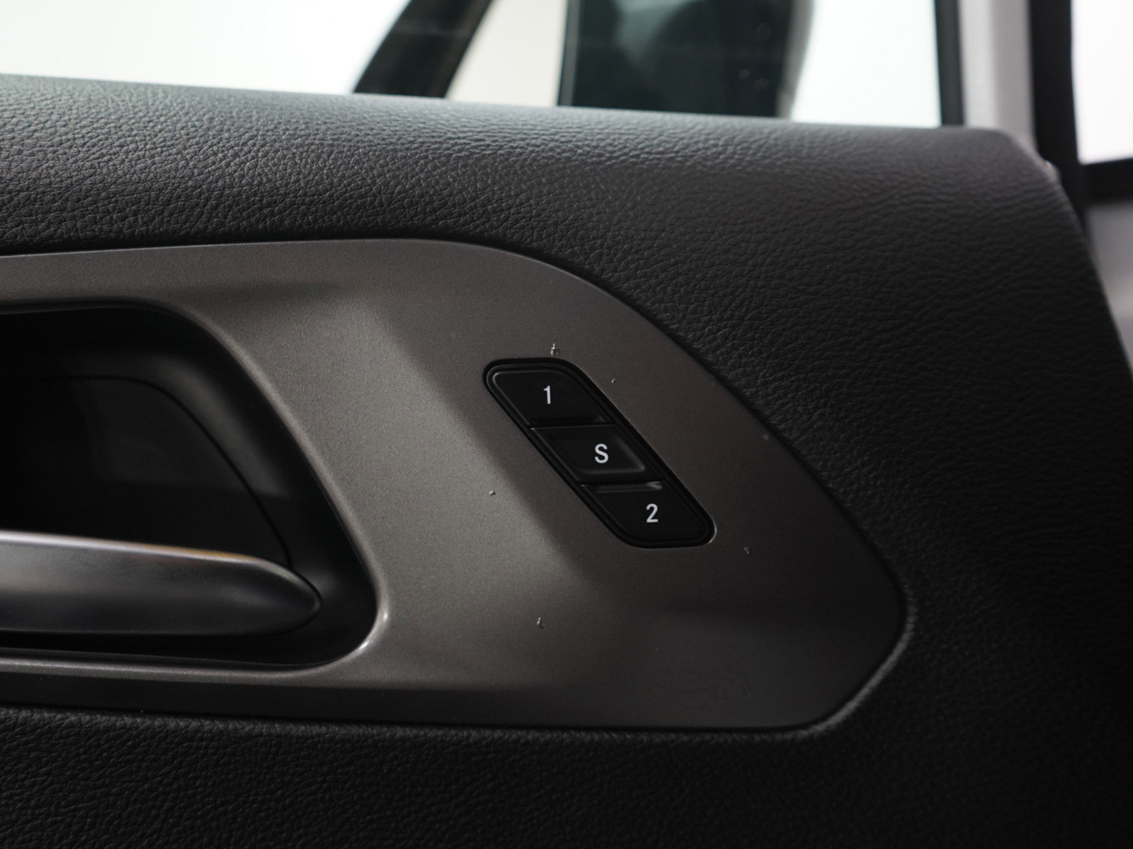 Used 2025 Chrysler Pacifica Select FWD image 23
