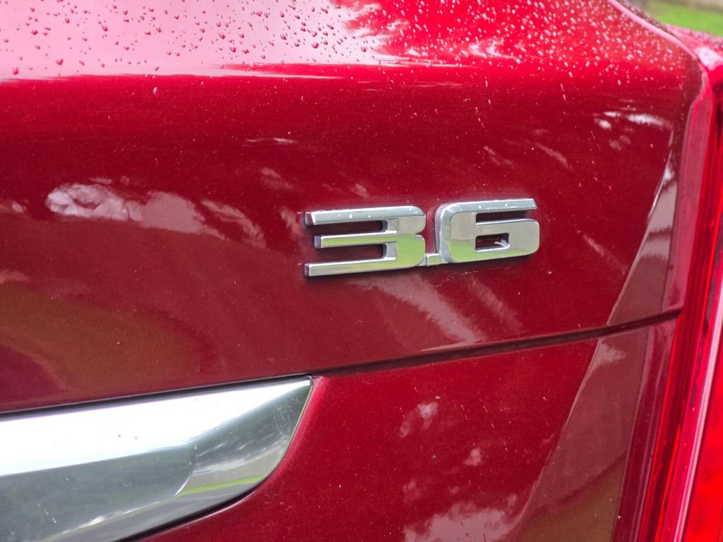 Used 2018 Cadillac XT5 FWD image 16