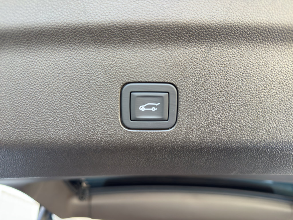 New 2026 Chevrolet Suburban Z71 image 13