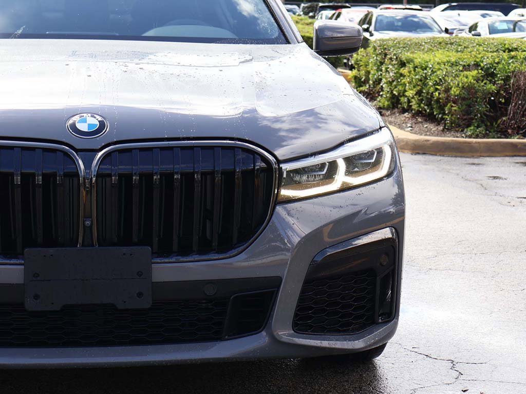 Used 2022 BMW 740i w/ M Sport Package image 15