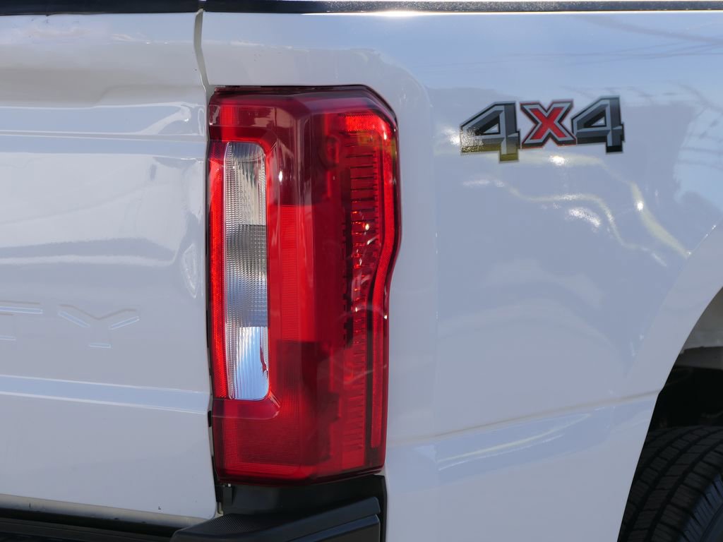 Used 2023 Ford F250 XL image 4