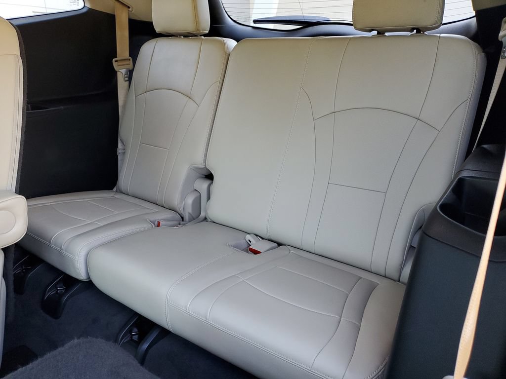 Used 2020 Buick Enclave Essence w/ Sound and Sites Package FWD image 17