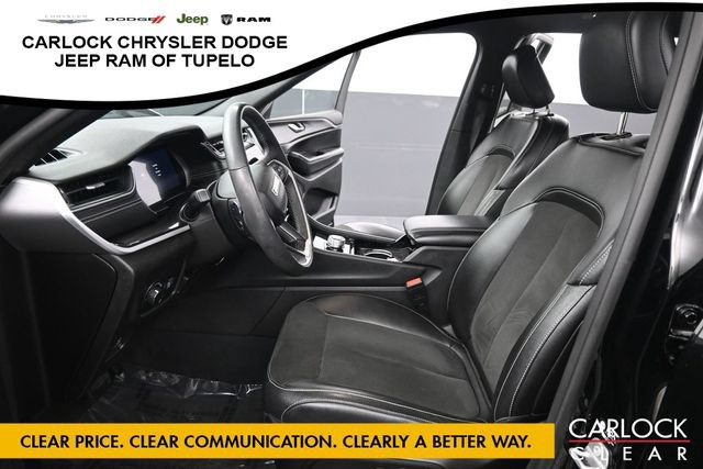 Used 2023 Jeep Grand Cherokee Altitude AWD/4WD image 11