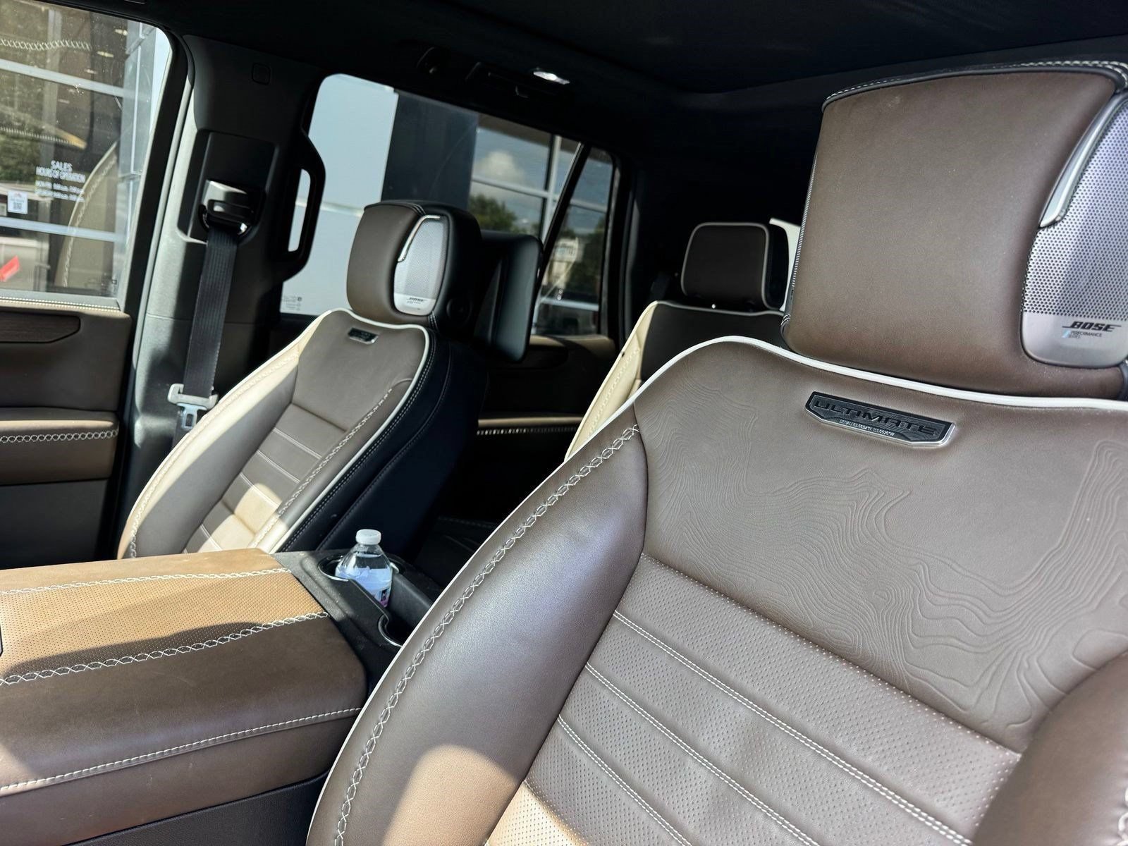 Certified 2025 GMC Yukon Denali Ultimate AWD/4WD image 27